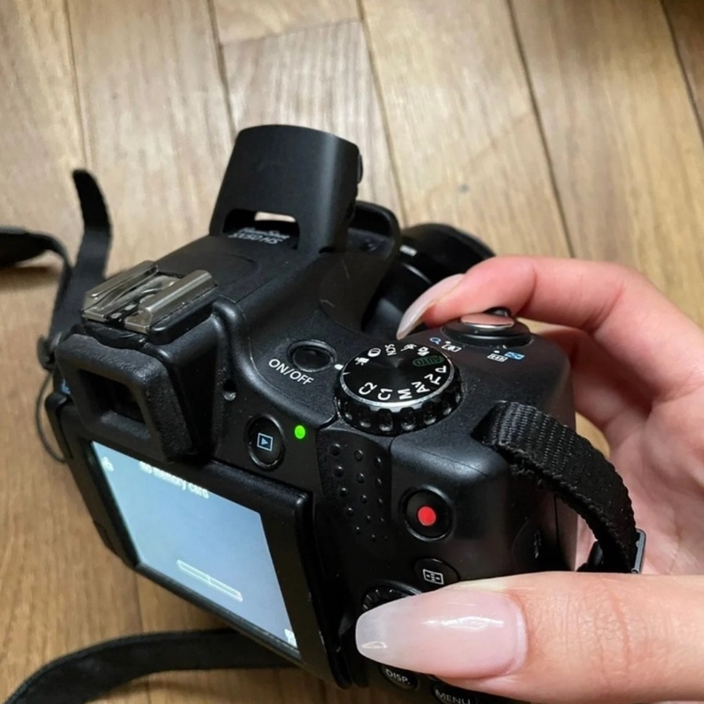 Digital Camera with Strap - Black